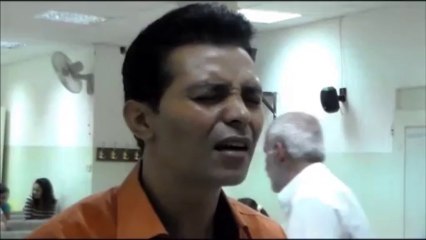 صلاه الاخ اشرف تكلا بكنيسه جماعات الله  الاردنيه فى اجتماع الجمعه 30 - 8 - 2013