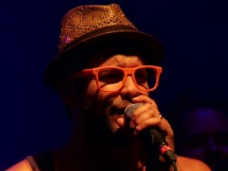 Los Amigos Invisibles - Amor Live