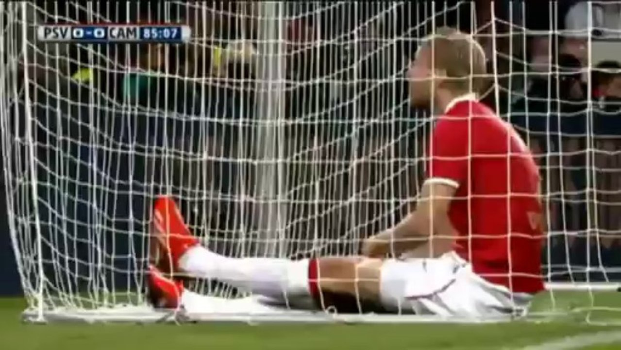 Aus zwei Metern drüber! Toivonen verpasst PSV-Sieg