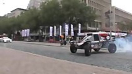 Arriving On the Red Carpet Like a Boss