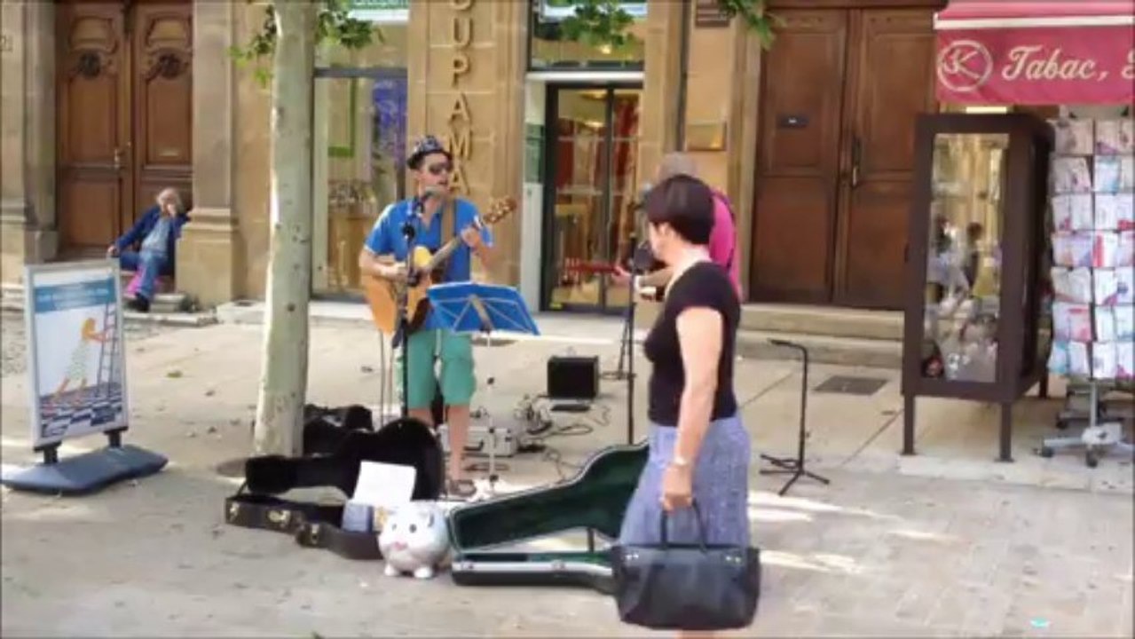 Flo ... Deux Musiciens sur le Cours Mirabeau Aix-en-Provence 12 Mai 2012
