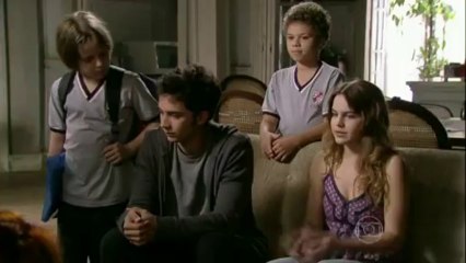 Micaela chora desesperada em meio ao incêndio