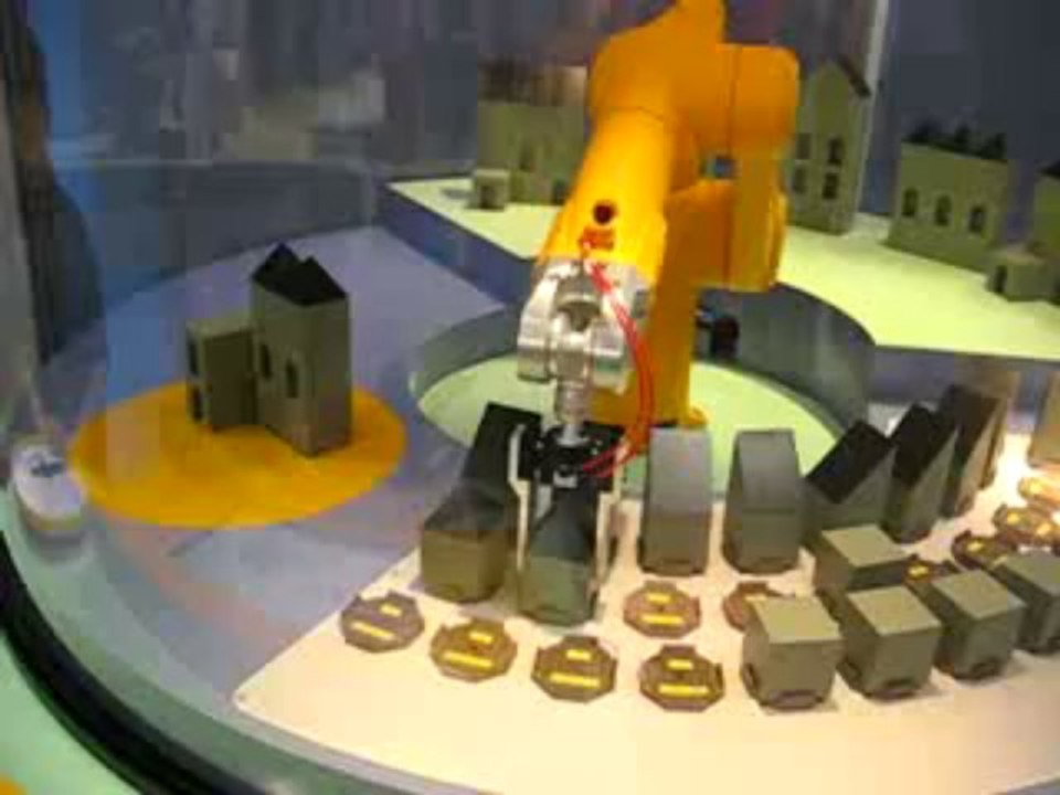 robot à la programmation adaptée aux jeunes enfants, testé à la cité des sciences et de l’industrie à Paris(2)