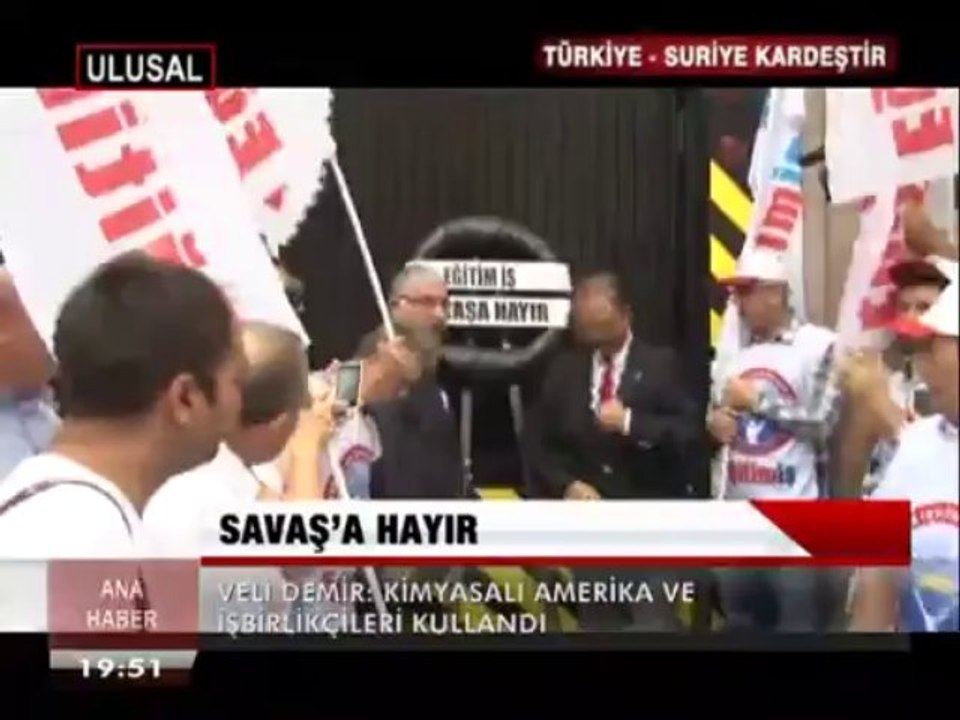 EĞİTİM İŞ'TEN SAVAŞA HAYIR EYLEMİ