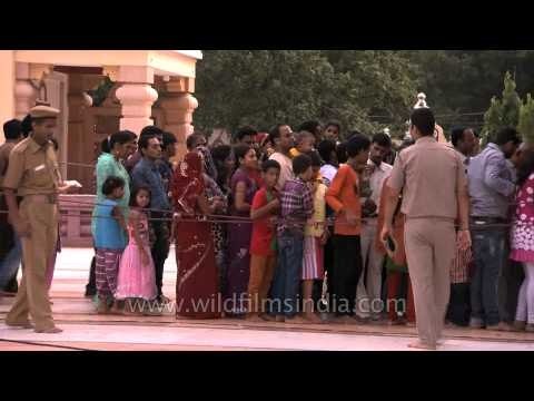 Crowds line up in Birla Mandir during Janmashtami
