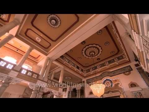 Crowds making an enry inside the Birla Mandir on Janmashtami