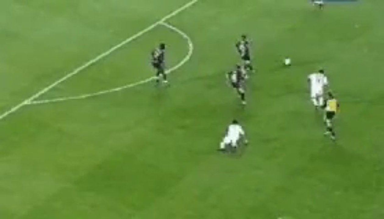 FC Barcelona vs Real Madrid 0-2 (semifinal CHL, 23-4-2002) goal McManaman