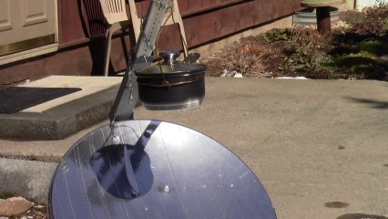 Making Eggs on a Satellite Dish Solar Cooker 3
