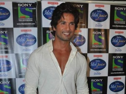 Shahid Promotes Phata Poster Nikla Hero On Indian Idol Jr