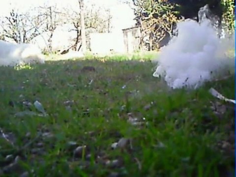 fumigene maison avec balle de ping pong