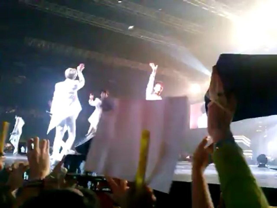 130831 Infinite One Great Step Jakarta - Ending Stage 1