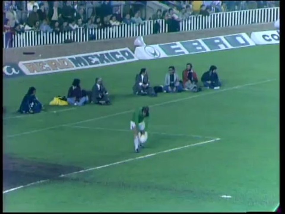 FC Barcelona v Leeds United - European Cup semi final second leg 23/4/75 (Second half)