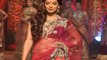 Mugdha Godse Show Stopper In Vikram Phadniss Fashion Show
