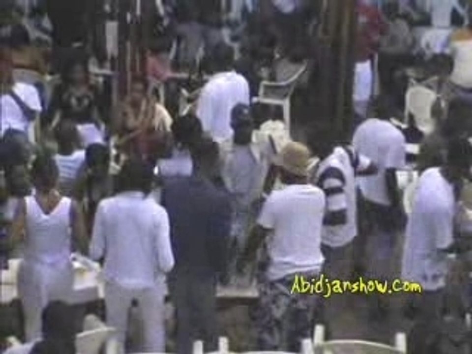 Danse de la grippe aviaire a Abidjan