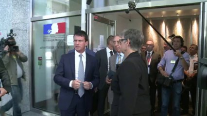 Valls lance la réforme de la "police des polices"