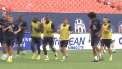 Wenger y Moyes se enfrentan por Ozil