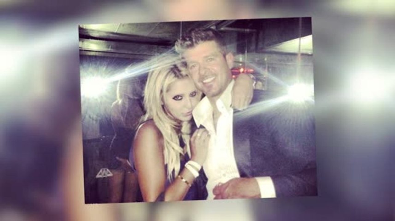 Robin Thicke fasst Po von NYC Fan an