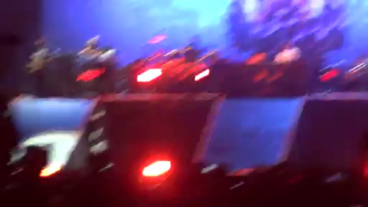 EMINEM ( Love The Way You Lie )