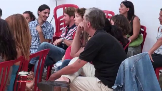 “Siamo stanchi di essere i rifiuti dello Stato”, la protesta dei precari della scuola di fronte al provveditorato