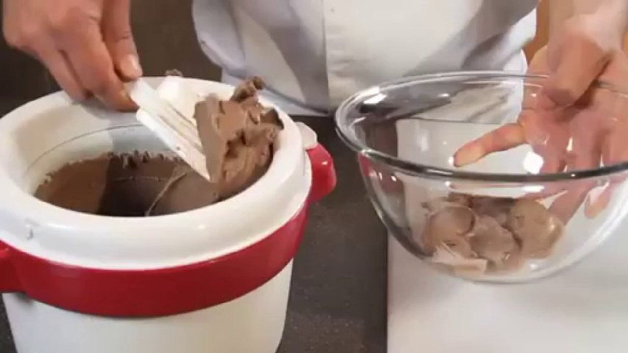 Çikolatalı Dondurma Tarifi - Nefis Yemek Tarifi