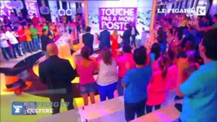 "Touche pas à mon poste" : l'arrivée en fanfare de Cyril Hanouna