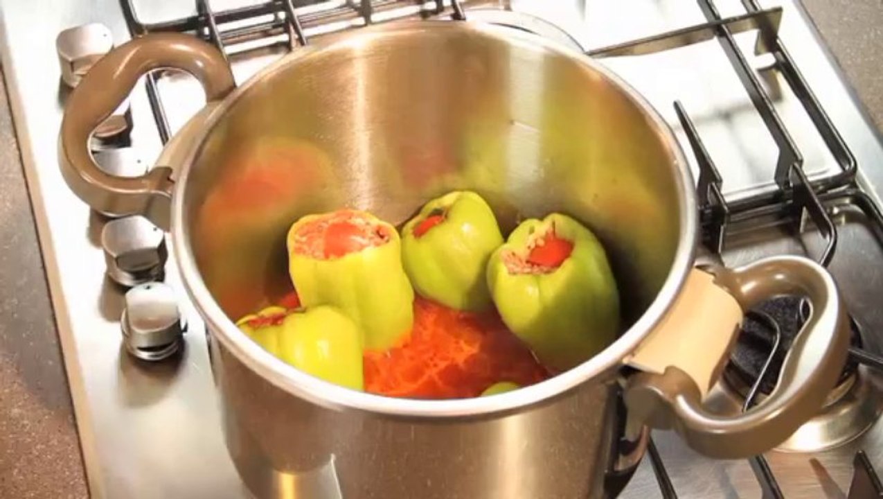 Etli Biber Dolması Tarifi - Nefis Yemek Tarifi