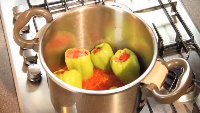 Etli Biber Dolması Tarifi - Nefis Yemek Tarifi