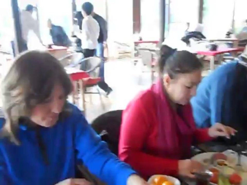 ÖRNEK LİSESİ ,YALOVA'DAKİ DOSTLARI ŞENAY KATI-HÜDA ULUSOY-GÖNÜL KARABULUT  VE SALİH ÇAYIR İÇİN VEFA ZİYARETİNDE