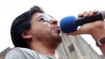 Shah Rukh Khan Asks Fans To Respect Women & Elderly !