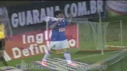 Football : le boulet de canon de Lucas