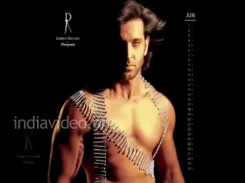 Hrithik Roshan flexing muscles