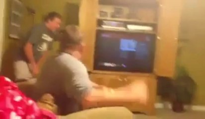 Mousse hunter... Wanna shoot a mouse with a gunshot! Ridiculous!