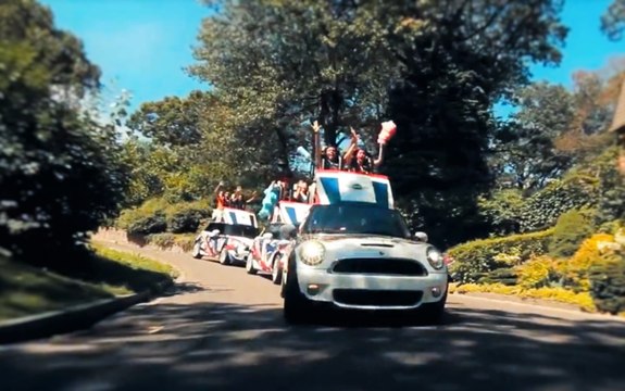 Insolite : Mini se lance dans la conception de montagnes russes !