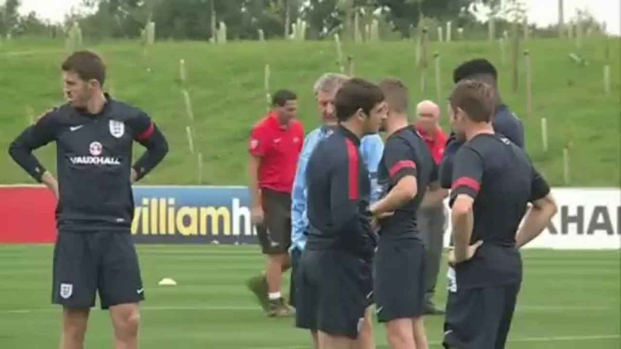 Walcott: Everyone's behind the England team