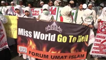Islamistas indonesios contra la celebración de Miss...