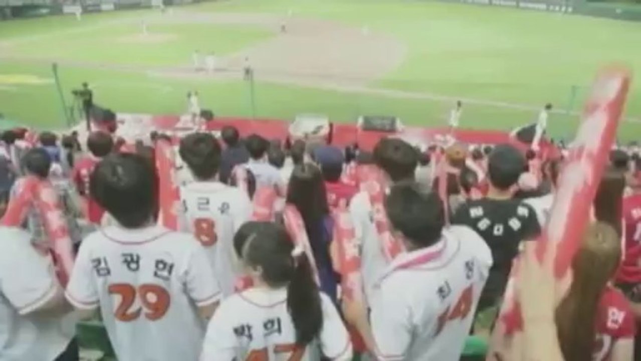 Bar Bar Bar: the new Gangnam Style?