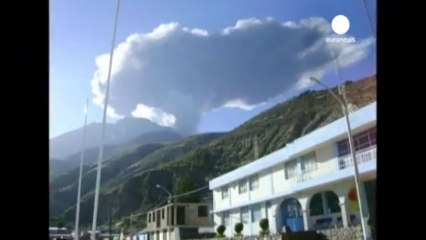 Ubinas Yanardağı faaliyete geçti