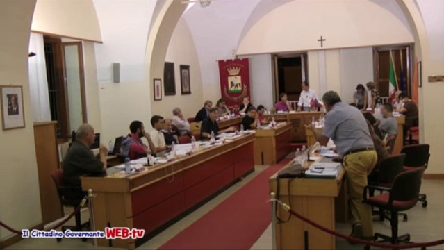 Consiglio comunale 9 agosto 2013 Punto 3 adozione variante specifica sottozona E4 replica Francioni
