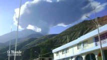 Pérou : le volcan Ubinas entre en éruption et crache un gigantesque nuage de cendres