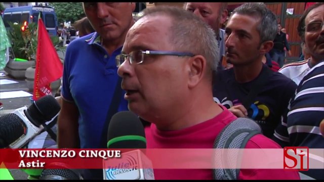 Napoli - Caldoro assassino , manifesti choc alla veglia Astir -1- (03.09.13)