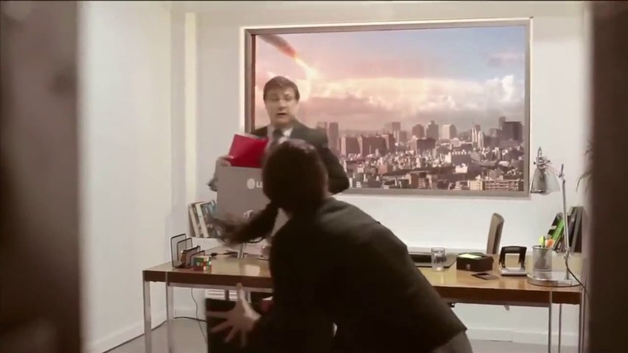 Faire tomber une météorite pendant un entretien d'embauche en caméra cachée