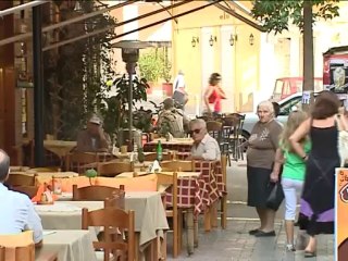 Μικρές οι μειώσεις από την πτωση του ΦΠΑ. Δεν έχει  περάσει στους καταναλωτές