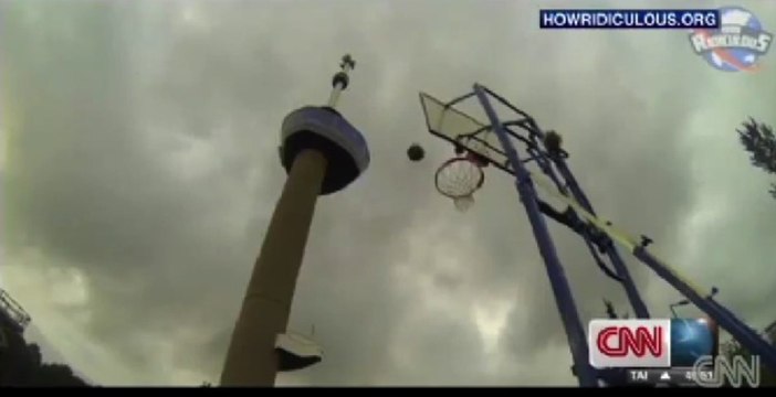 Record du monde : il met un panier à 98 mètres de haut !