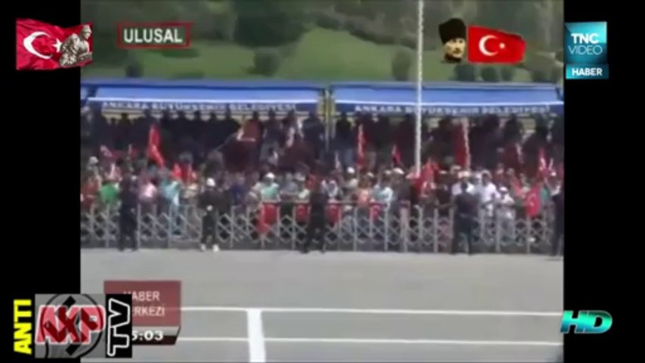 30 Ağustos Kutlamalarında Hükümete Gezi Protestosu