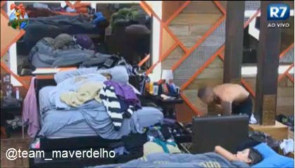 Mateus deixa algumas roupas pra Baby 03/09