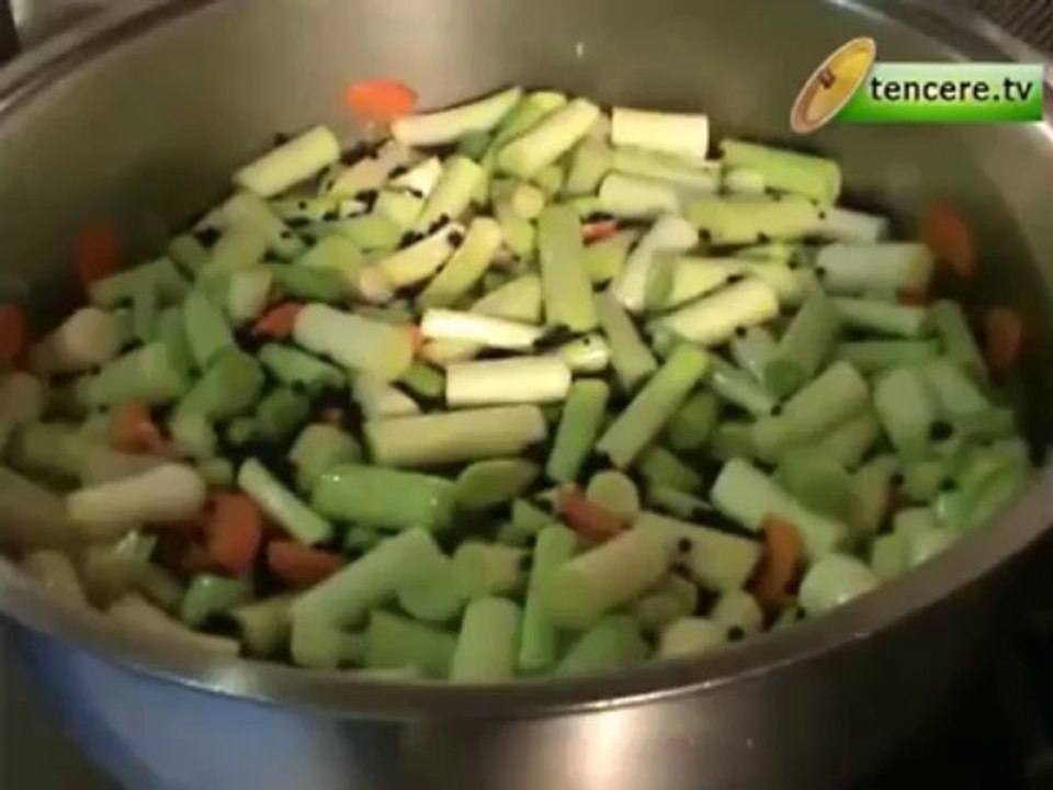 Zeytin Yağlı Pırasa Yemeği Tarifi - Yemek Tarifi