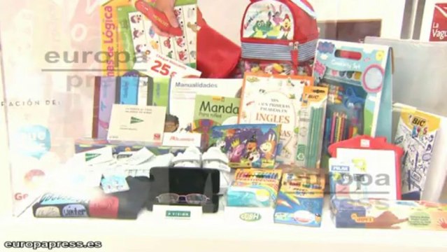 La Vaguada entrega lotes escolares a 30 familias desempleadas en la campaña ‘Volvemos al cole’