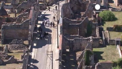 Francia e Germania si tengono la mano a Oradour-sur-Glane