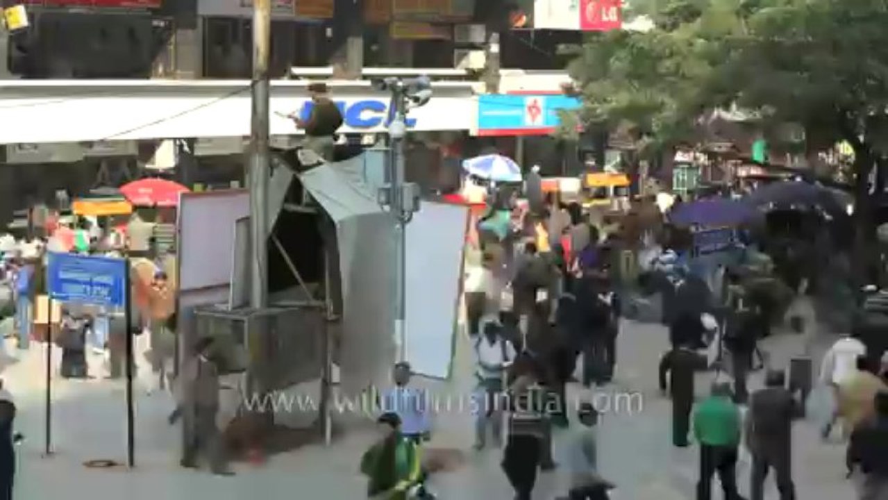 Police at Nehru Place - Time Lapse