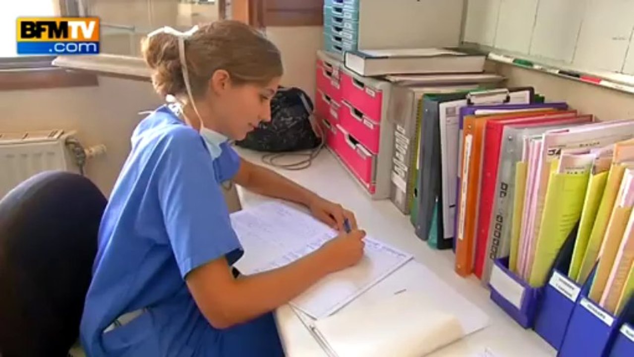 Aux Lilas, les sages-femmes se mettent à nu pour sauver leur maternité - 05/09